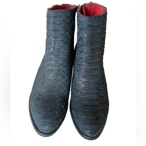 Alcala’s Western Navy Python Booties Size 9 NWOT